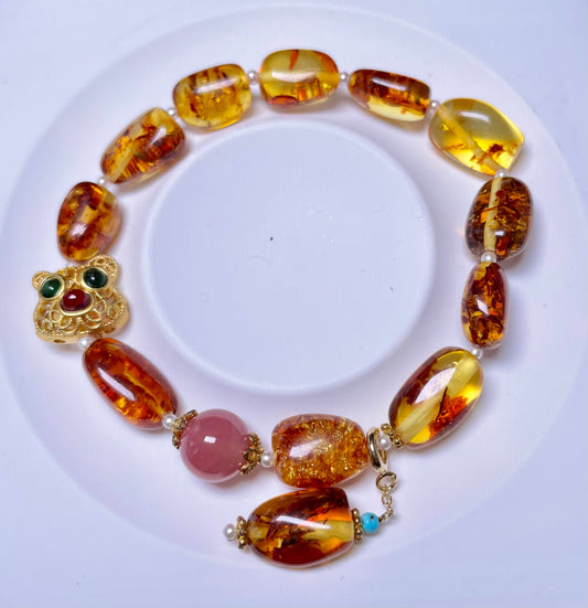 Kelsy Natural Flower/Piebald Amber [天然花琥珀] Beaded Bracelet