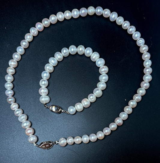Nessa Natural Pearl Beaded Necklace + Bracelet Set - White