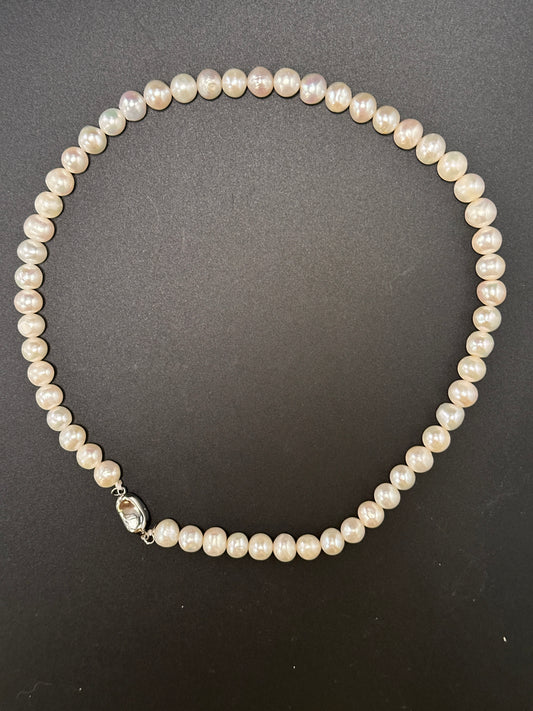 Neta Natural Pearl Beaded Necklace - White