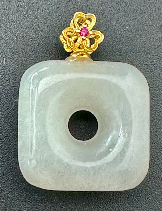 Tawny White Hetian Jade [和田玉] Pendant with Necklace
